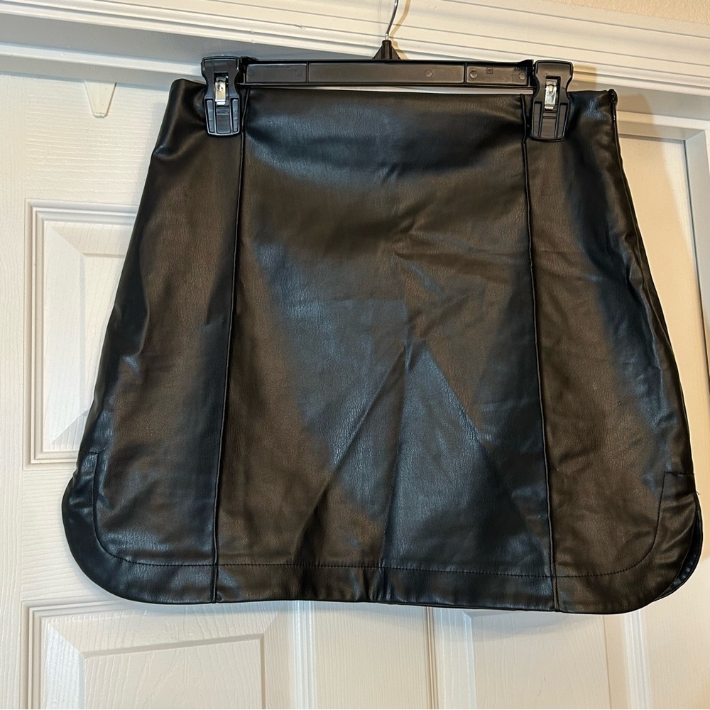 ZARA Black Faux Leather Skirt Size M